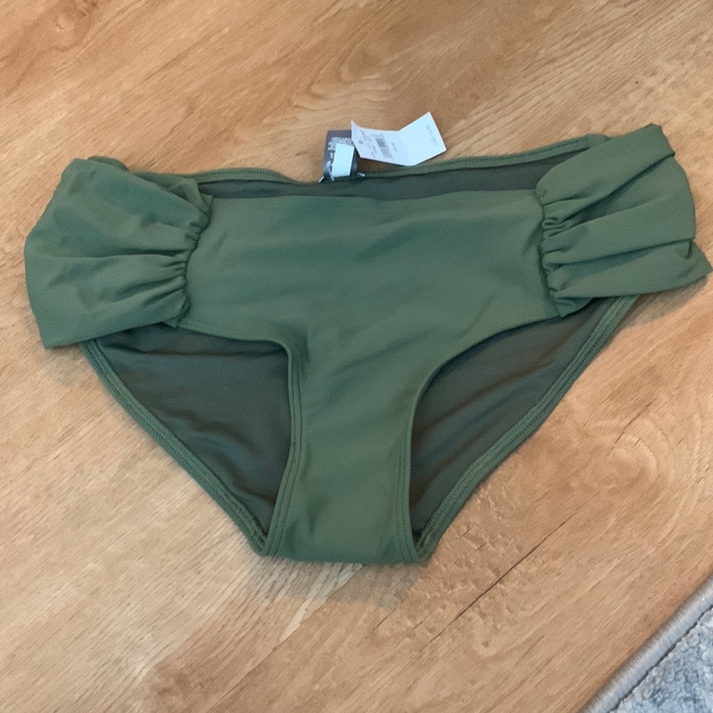 Aerie green bikini bottom size M. NWT